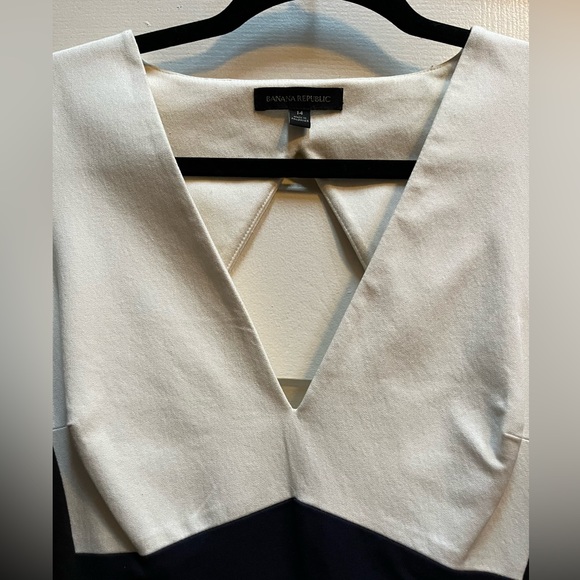 Banana Republic Tri-Color V-Neck Sheath Dress - Picture 3 of 4